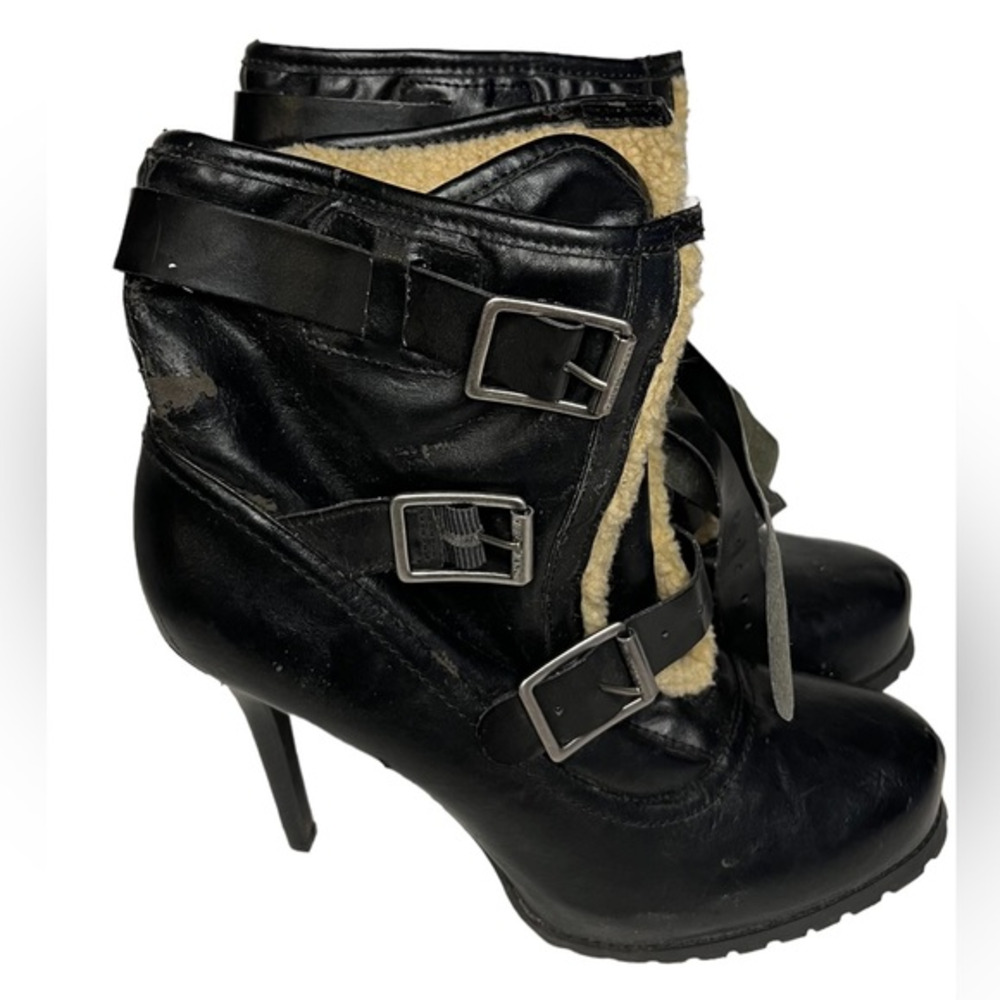 Black fur lined‎ leather boots
